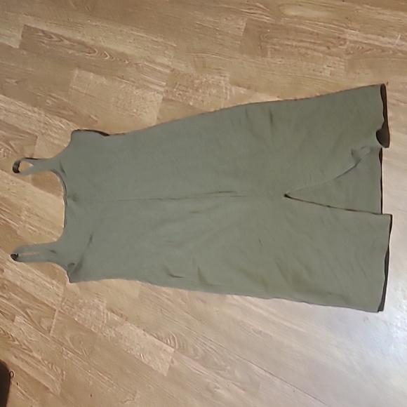 Olive midi body con dress - Picture 2 of 3